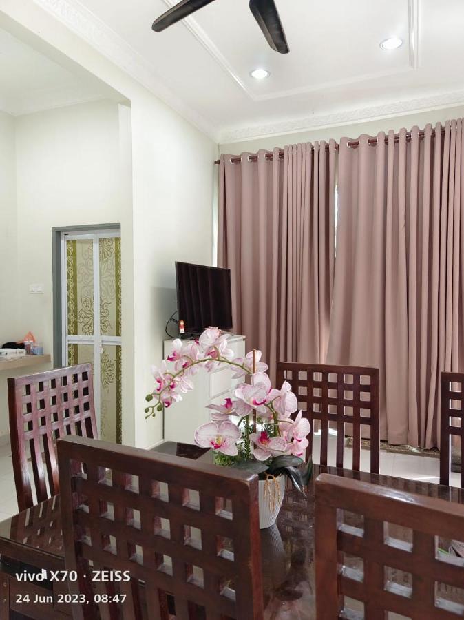 Yasmeen Holiday home Marang